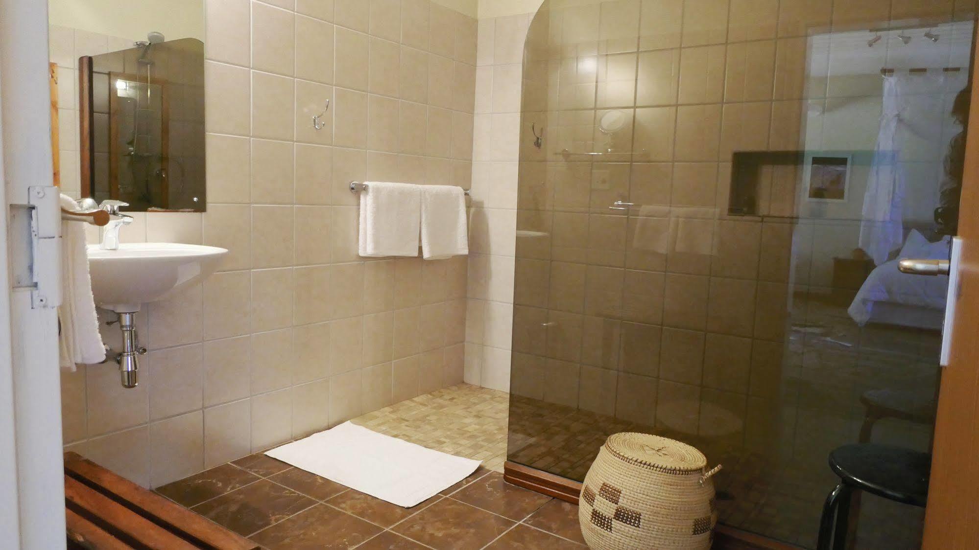 Dornhuegel Guestfarm Hotel Grootfontein Luaran gambar